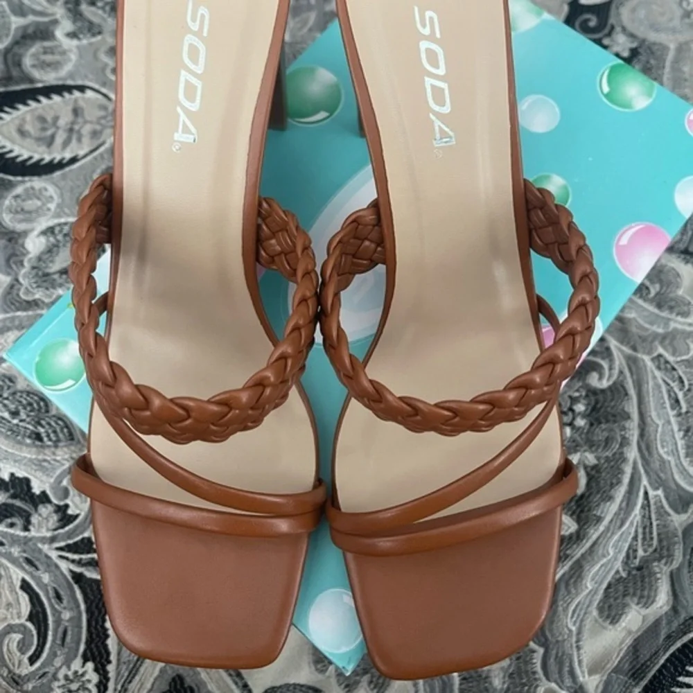 Soda Tan‎ Sandal Heels